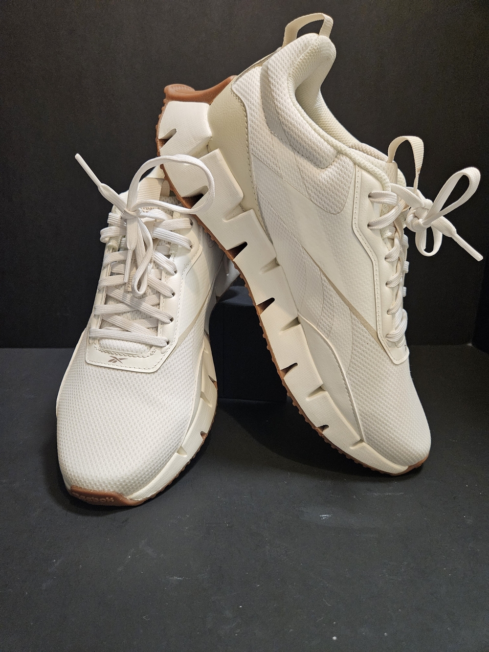 Reebok Women's Zig Dynamica Running Shoes Size 10 NWOB Cream Beige Sneakers